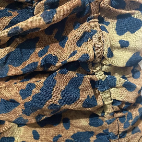 OUT FROM UNDER ONE PIECE SWIMSUIT - Picture 4 of 4